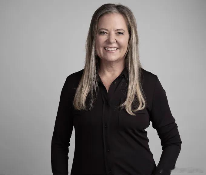 lululemon新任ceo 此次上任的Heidi O’Neill拥有超过25年