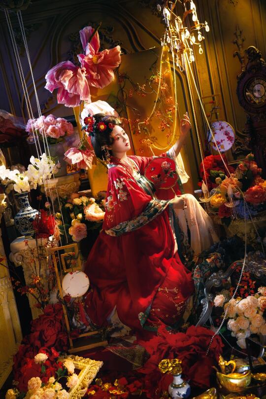 「长安月下，羯鼓催花