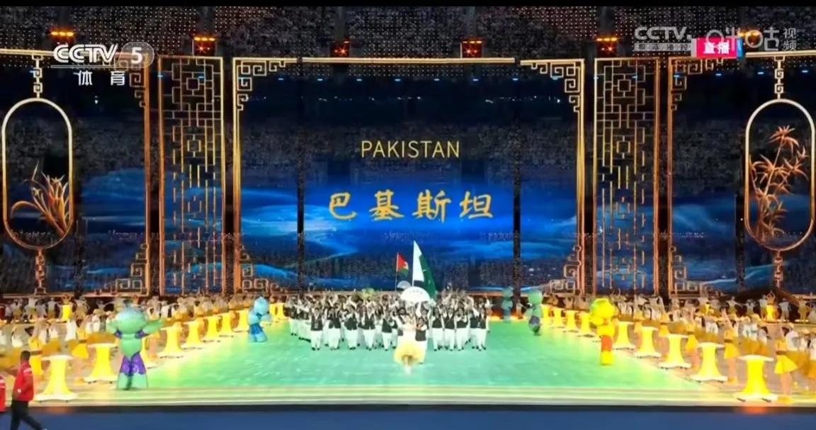 巴铁来了有好酒！

广大人民群众在日韩国入场时的沉默，让某些人的玻璃心碎一地。
