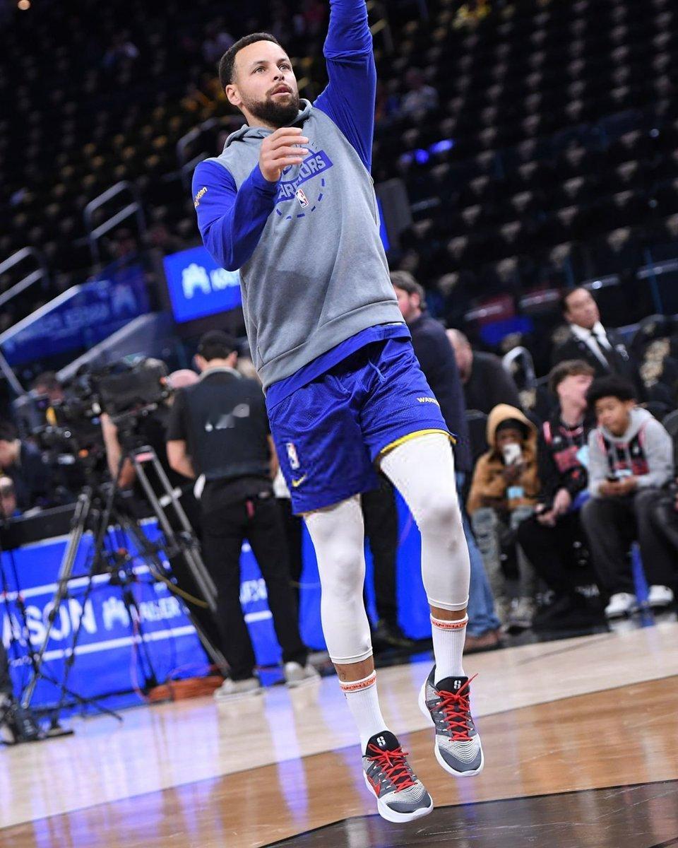 斯蒂芬·库里再次上脚 Nike Sabrina 3战靴。库里库里开启乱穿鞋时代