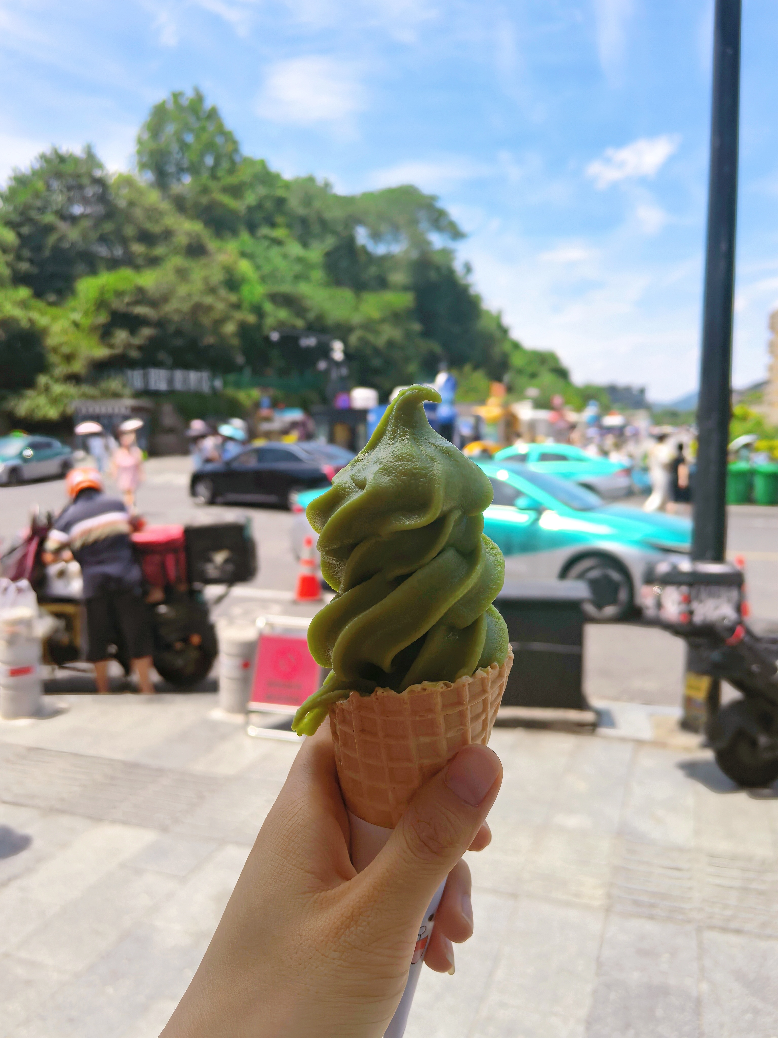 上一次来就想吃这个龙井冰激凌了，这次终于吃到了🍦 