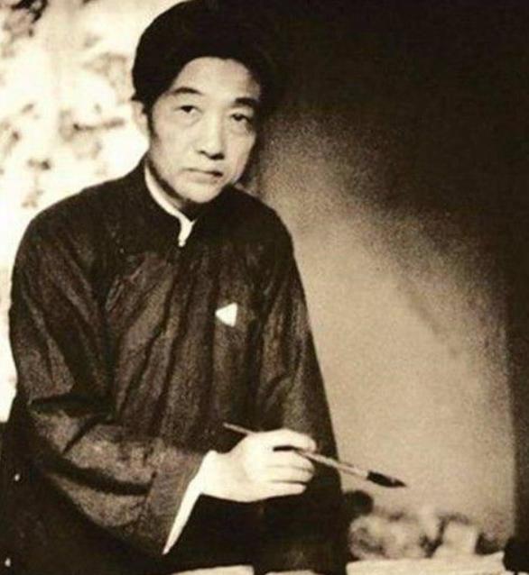 1937年，徐悲鸿在香港时，遇到一个德国人售卖四箱古画，当徐悲鸿看到第三箱时，突