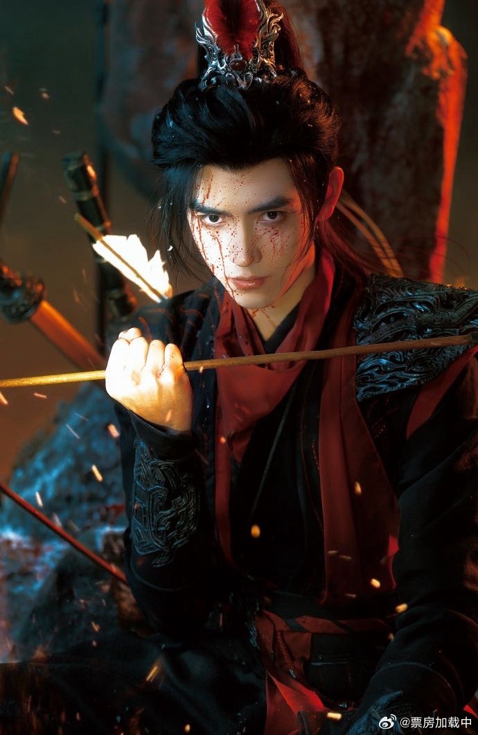 夏弃疾拍的热巴陈飞宇夏弃疾镜头里的陈飞宇就是段胥本胥！泥潭中自我救赎的少年将军，