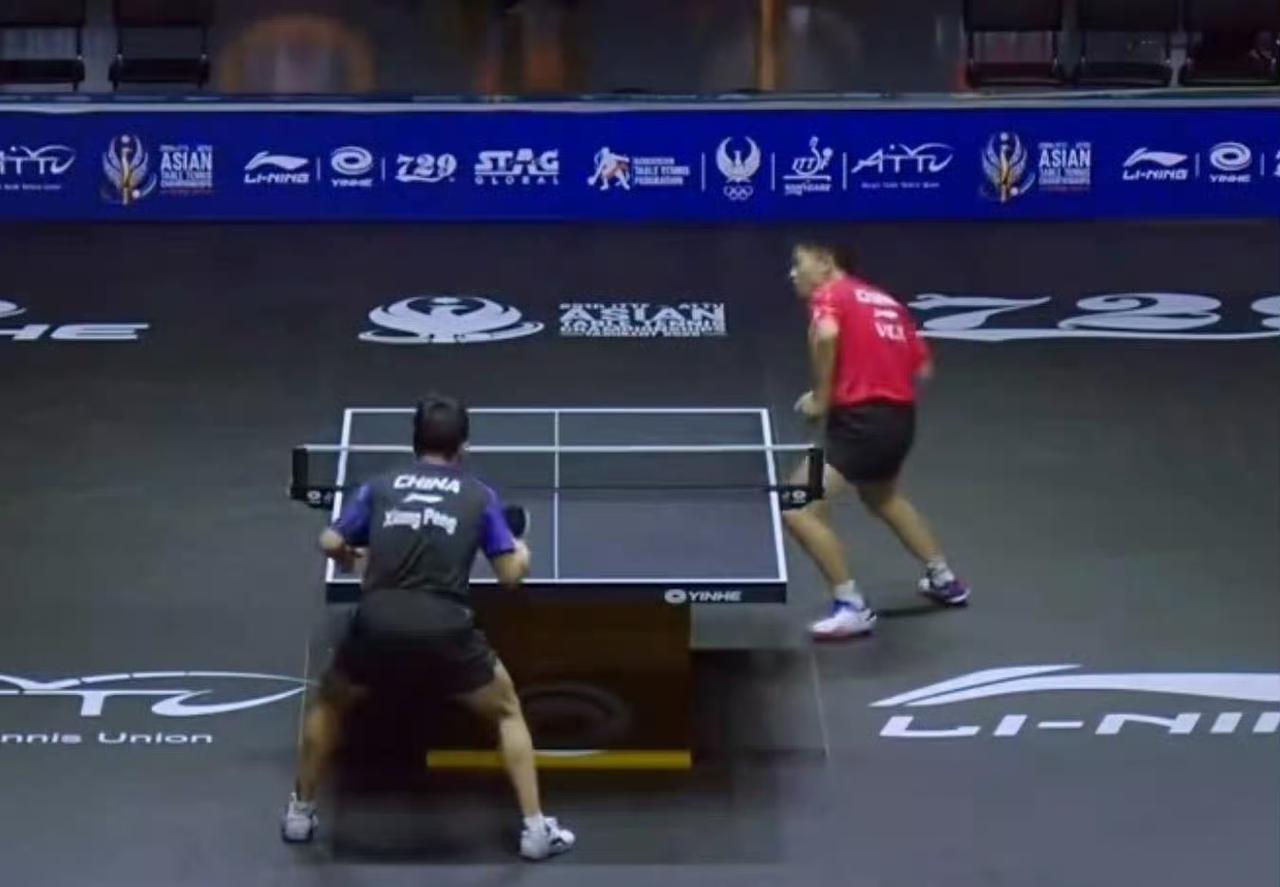 张本智和🇯🇵扳回了一局！
前三局李天阳🇨🇳11-1，11-9，7-11被