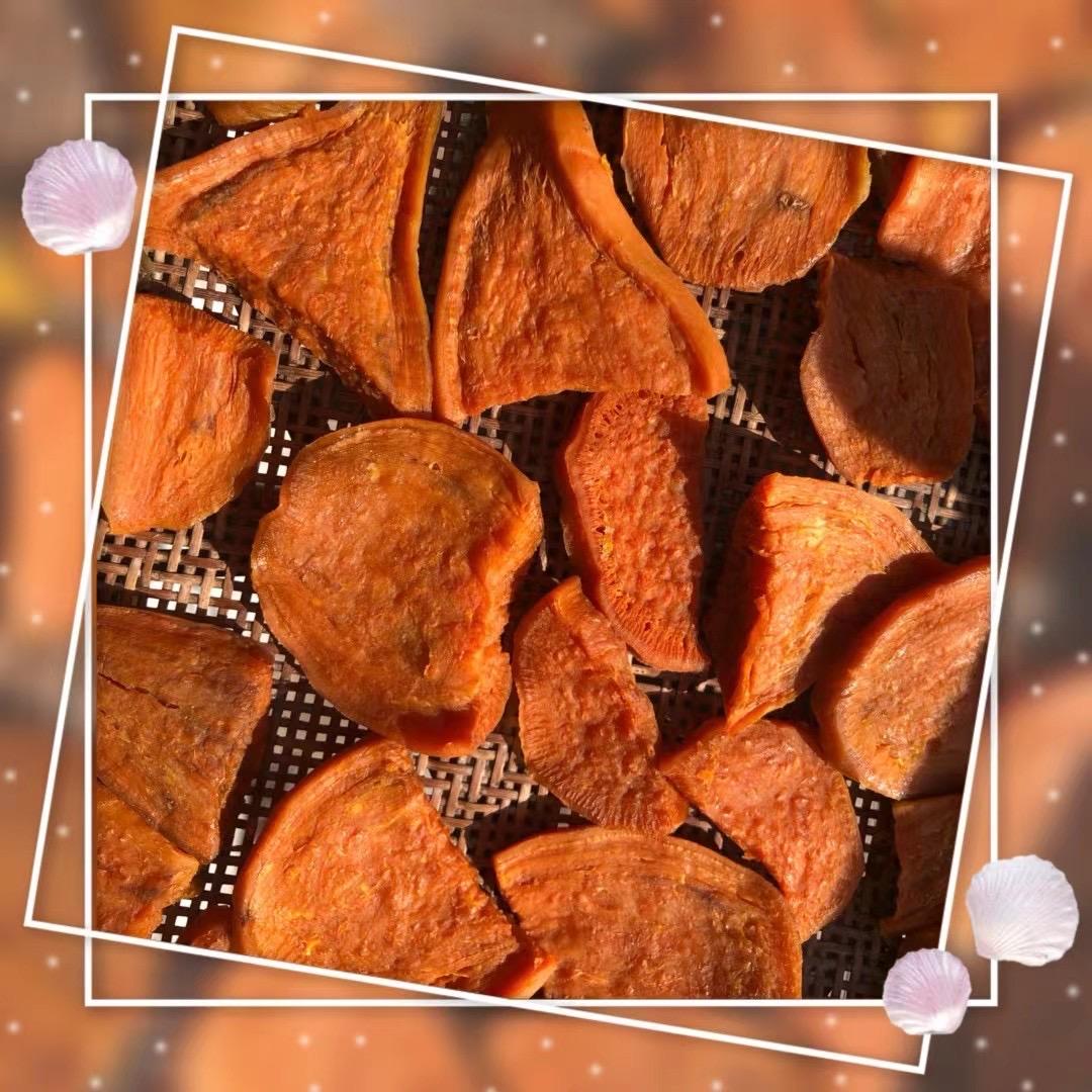 晒图笔记大赛阳光这么好，晒点红薯干，充实生活，怀念下童年的味道，更喜欢这个红色。