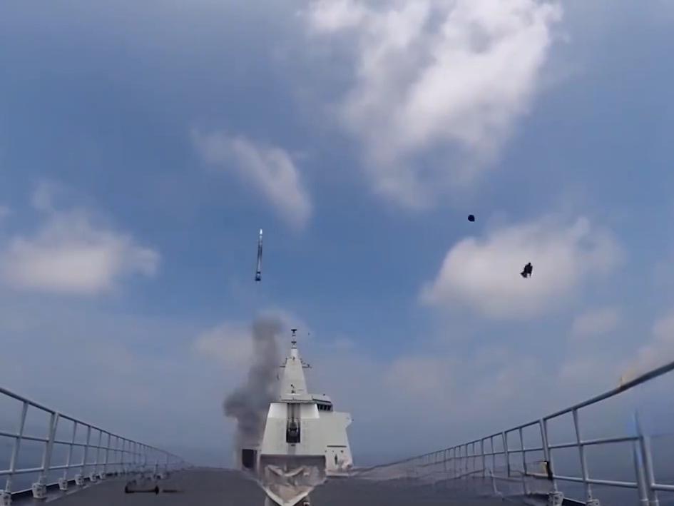 ＃解放军年末台海大练有何深意＃
    我认为解放军年末台海大练是在震慑“台独”