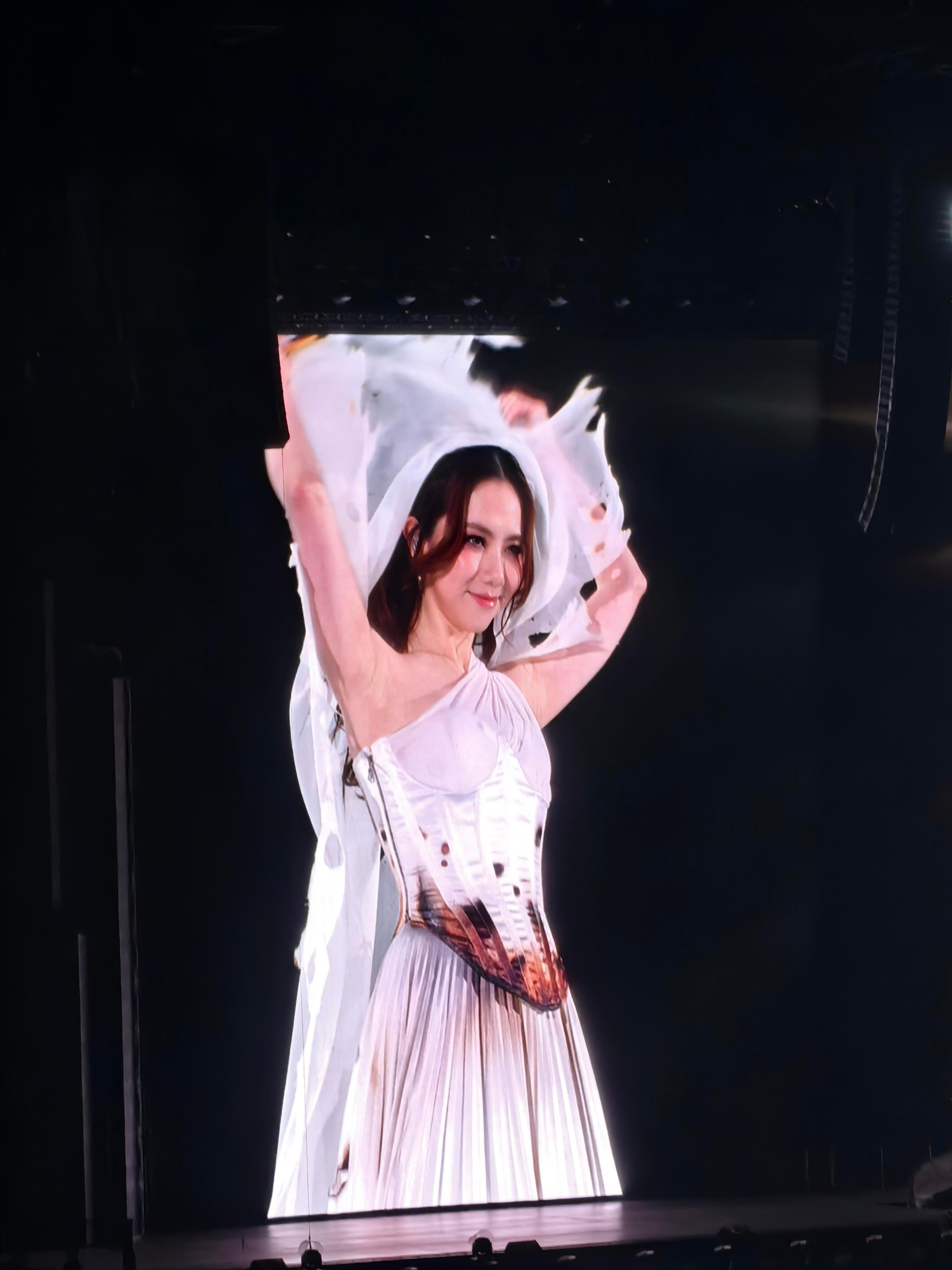 只有我觉得在演唱会求婚的人让人无语吗？ 