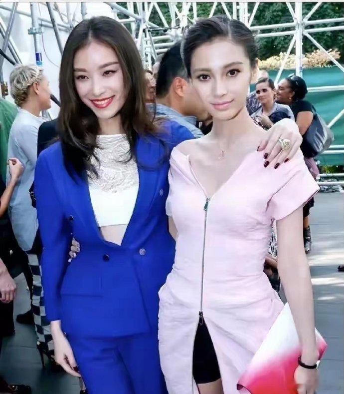 baby站在倪妮旁边好土的感觉 