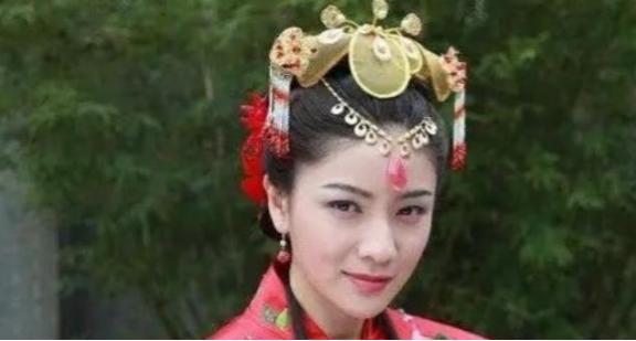 洪武14年，朱元璋把25岁的安庆公主嫁给新科状元欧阳伦，洞房花烛夜，一对璧人翻云