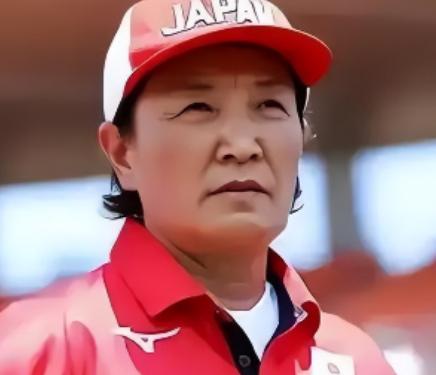 “我放弃中国国籍，成为一名日本人，就是为了打败中国队”，而她的父亲则公开表示，我