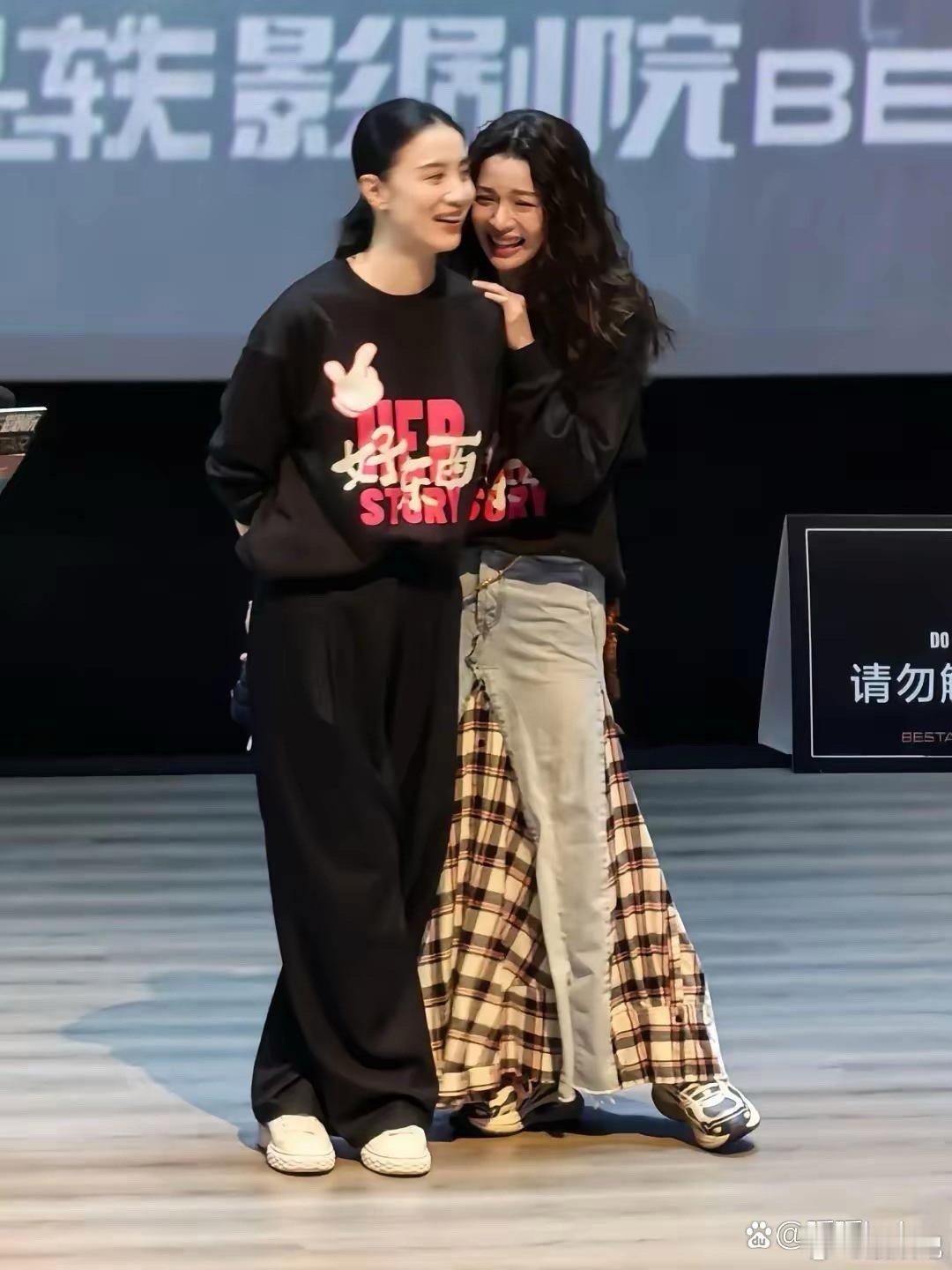 钟楚曦应该是95花里最美最大气的一个，这形象银幕可塑性强，未来可期啊！ 