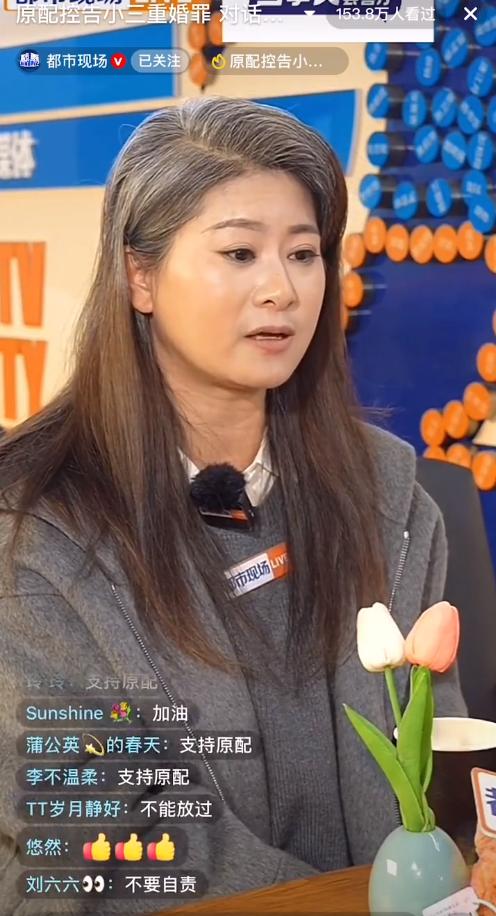 原配拿小三手机发朋友圈被拘留！

陕西安康“场子姐”被丈夫和闺蜜双重背叛后，一夜