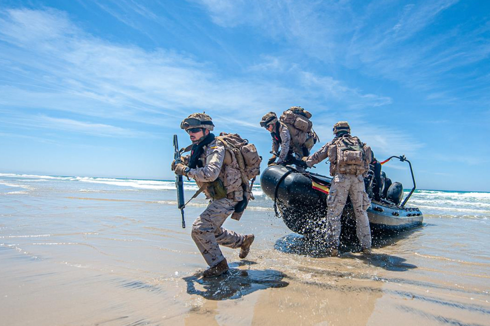 飞扬军事冲滩！ 