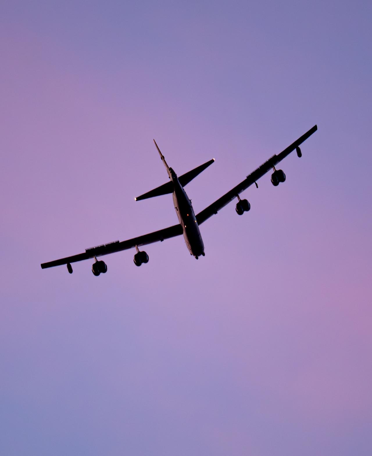 B-52H飞临西班牙莫隆空军基地加入北约BomberTaskForce 26-1