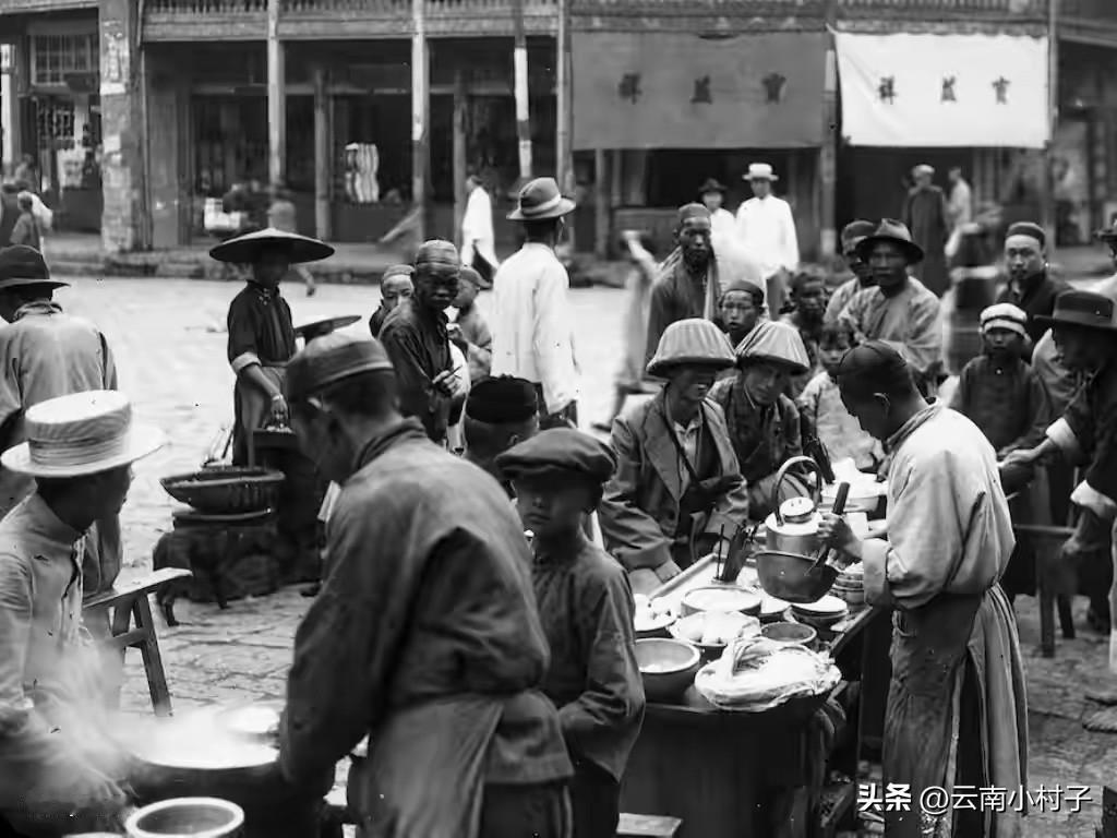 相距百年的早点摊。昆明光华街是昆明保存较好的一条老街，1929年，瑞士人阿诺尔德