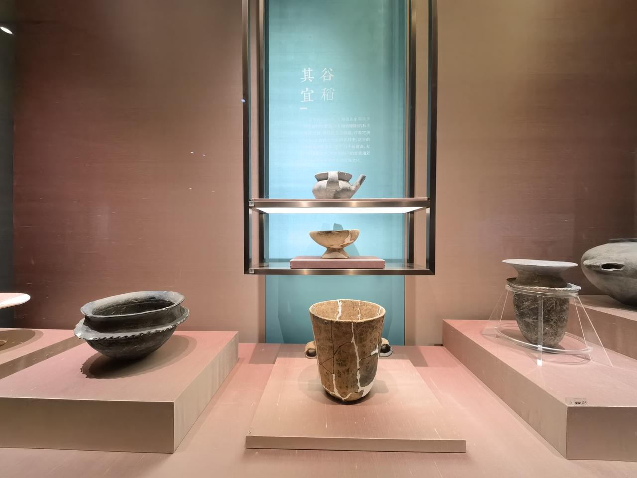 苏州博物馆西馆，从上古至明清，从红陶到书画。集人文历史之大成：有粗放之美，有细腻