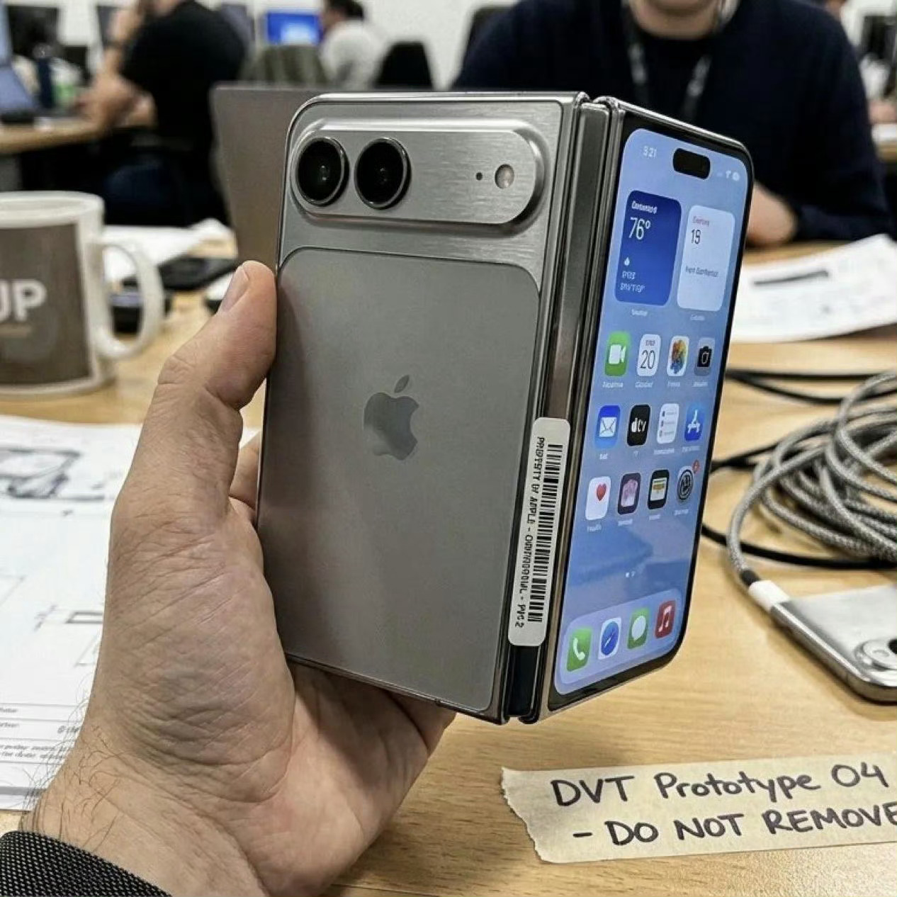 iPhone Find 工程机长这样，怎么有点 OPPO Find 的味道？大家