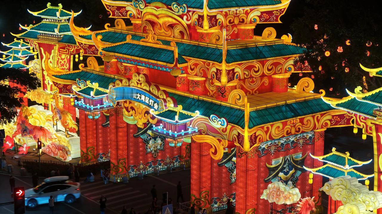 实拍广州最大的超级灯会，目前10号之前还能免费进去观看