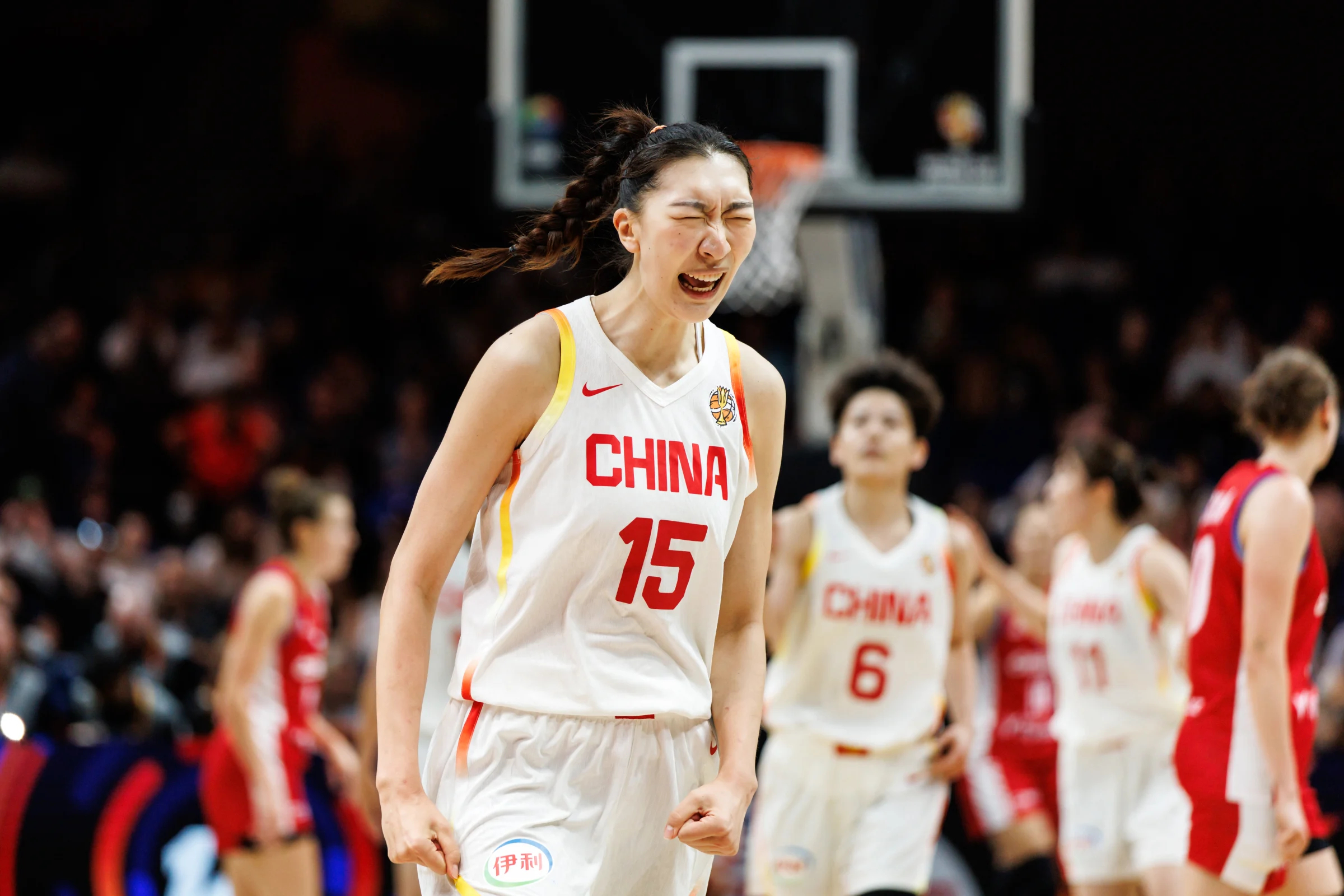 小组赛三场比赛，韩旭场均17.3分11.3篮板2.7助攻。得分赛事第4、篮板赛事