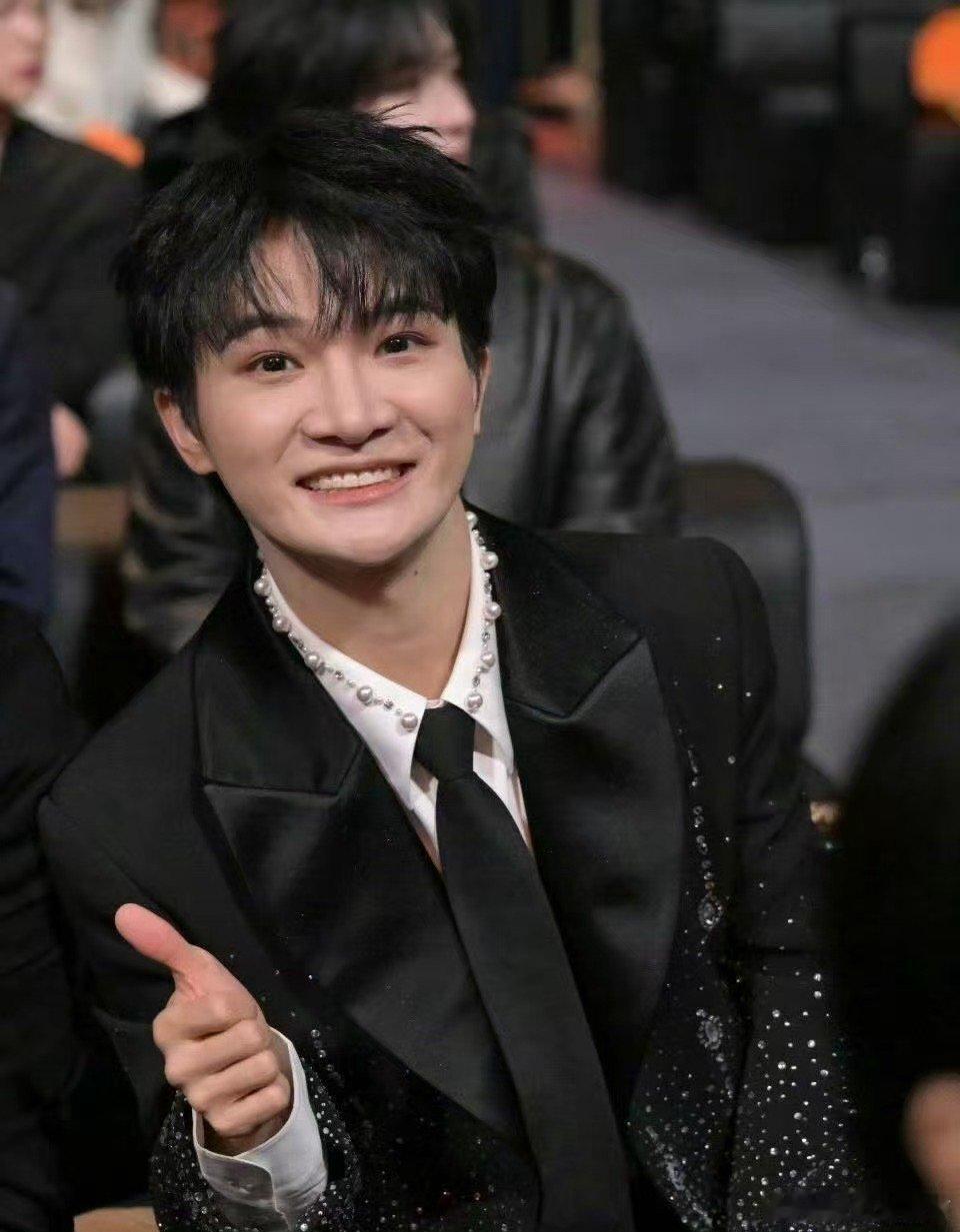 六公主说周深很曼妙 完全同意六公主！周深的歌声堪称“曼妙”——技巧已融于无形，唯