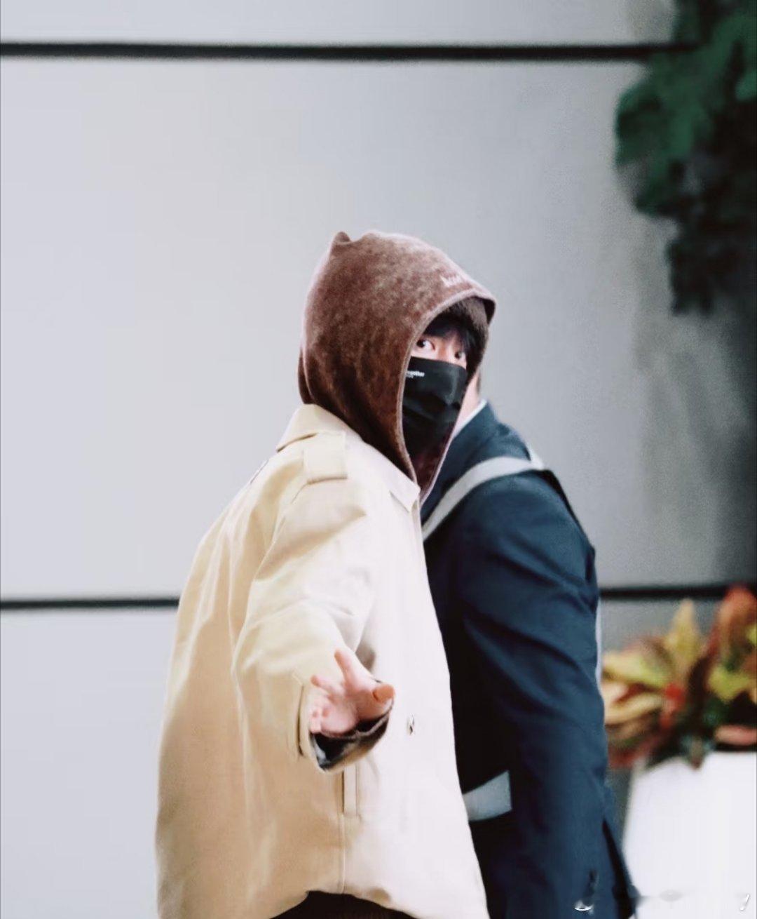 陈哲远问王安宇为什么叫大将军陈哲远的号召力是不是远远被低估了，今年不仅小爆一部《