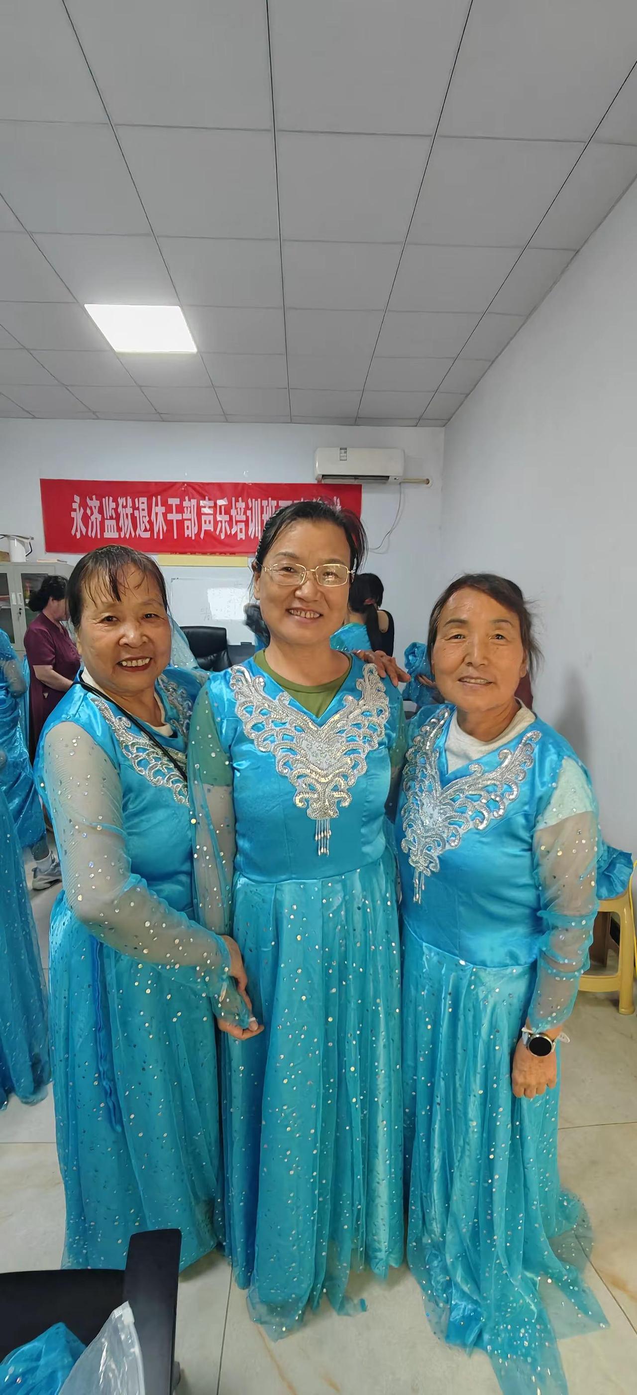 姐妹们个个美丽动人