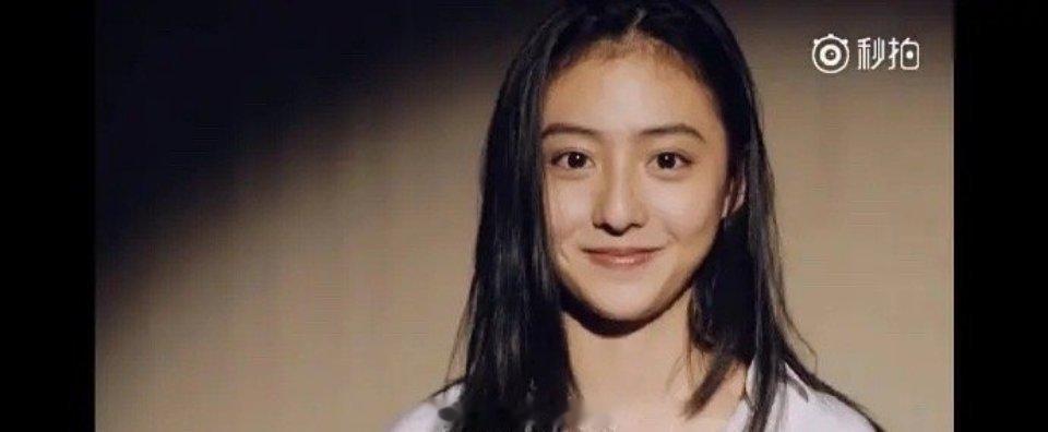 胡连馨艺考照片好像刘浩存 ​​​