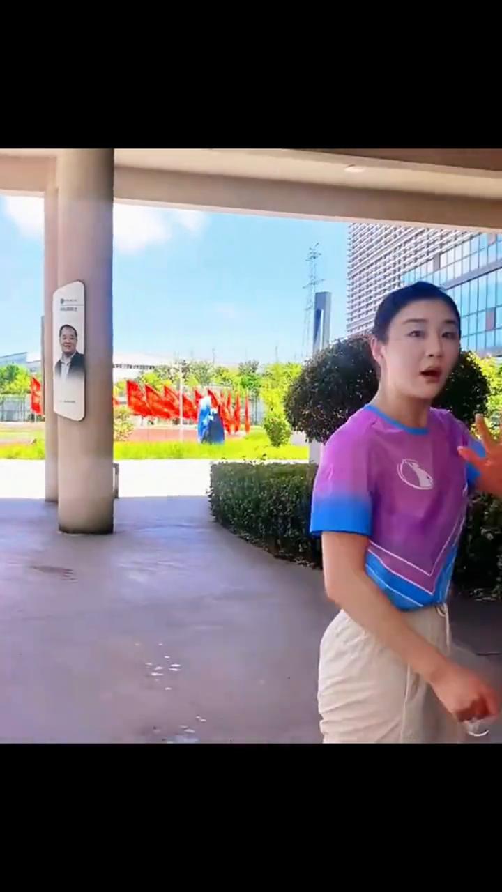 多喝点水，喝点饮料，谢谢。不要浪费时间，以后注意，现在你要起好带头作用，在你们这