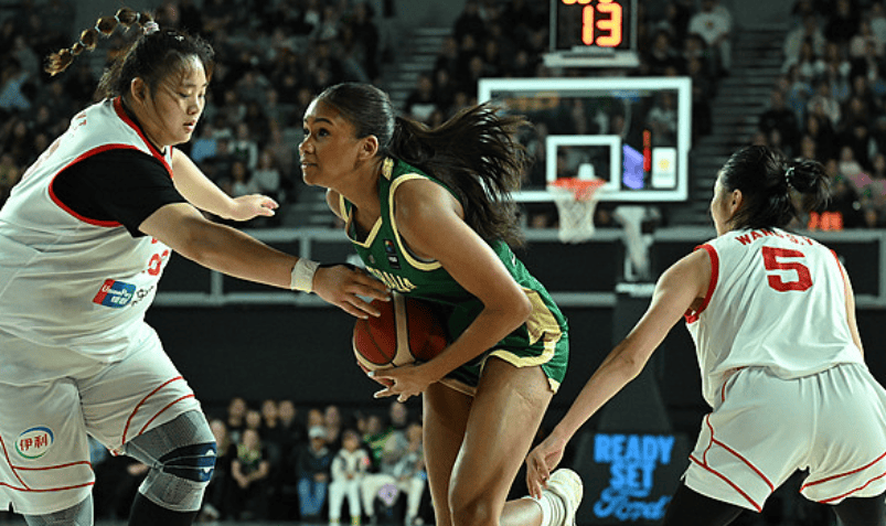 女篮热身赛：张子宇28分10篮板，中国女篮74-76不敌澳大利亚