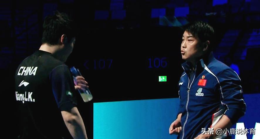 赛场当众吼人，
真不是故意让大难堪？
 
谁看这场球心里都憋着一股火气。
 
王