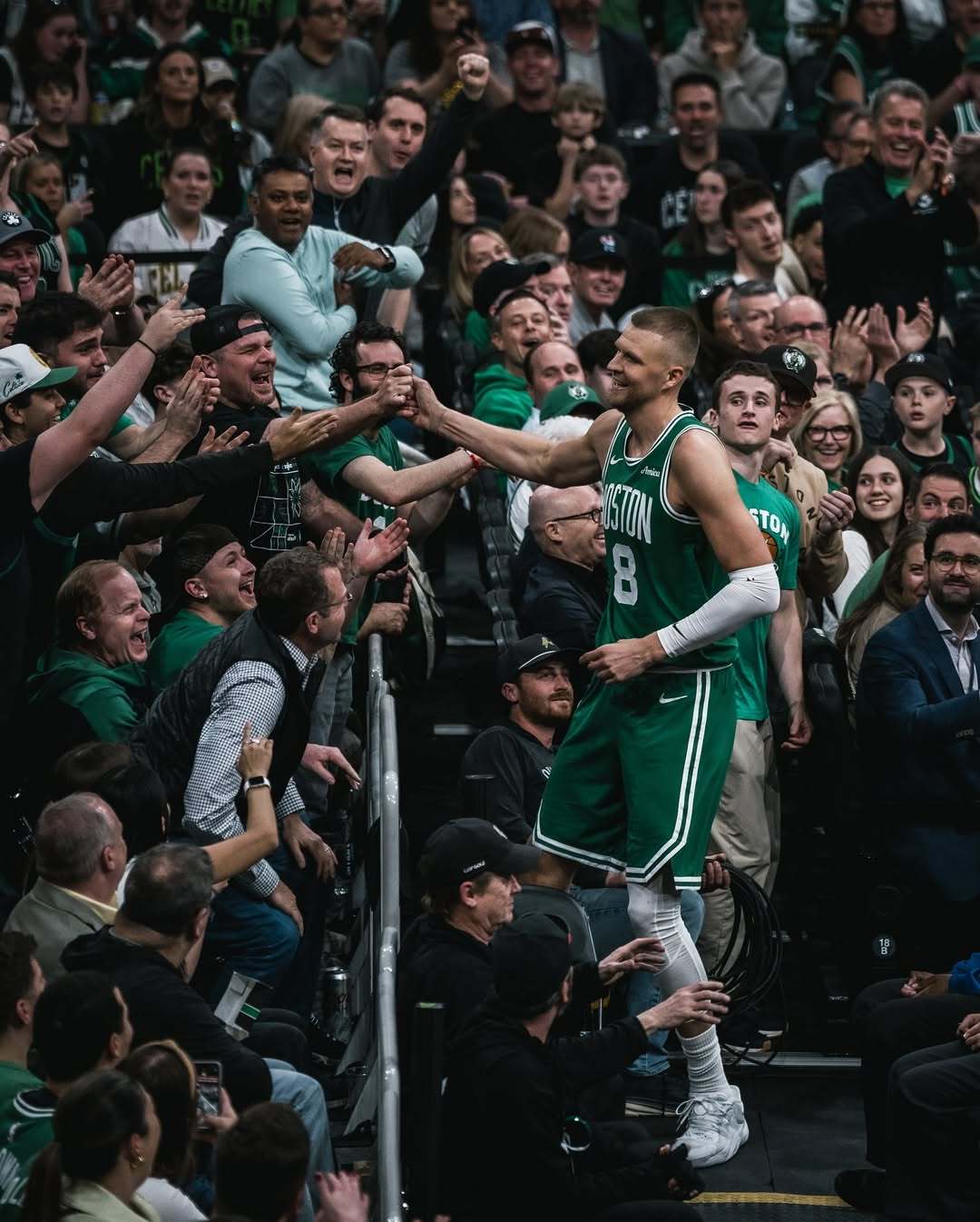 据记者Mike Scotto报道，亚特兰大老鹰队预计将在在交易截止日前持续兜售波