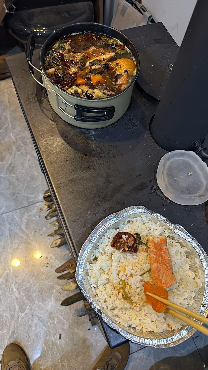 我吃完我的土法火锅再直播 