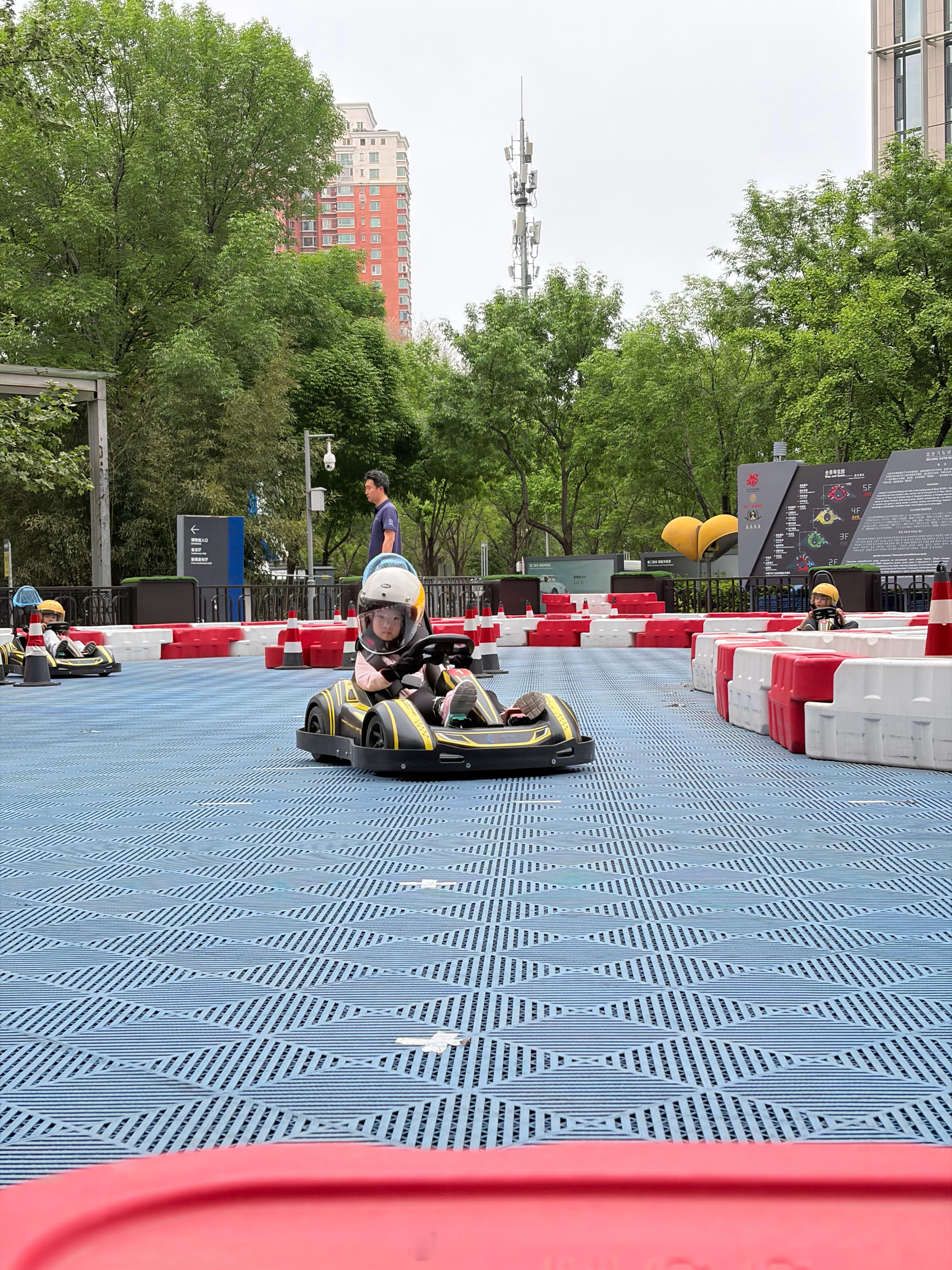 恩姐开始喜欢卡丁车了 