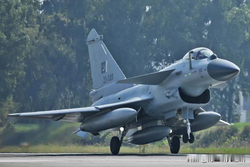 Indian Masterminds网站11月24日报道，巴基斯坦在歼-10C战