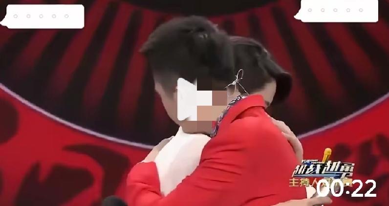 本是一对鸳鸯鸟，为何各奔东西方？世上没有后悔药，相拥而笑情意绵，今日无奈不成对，