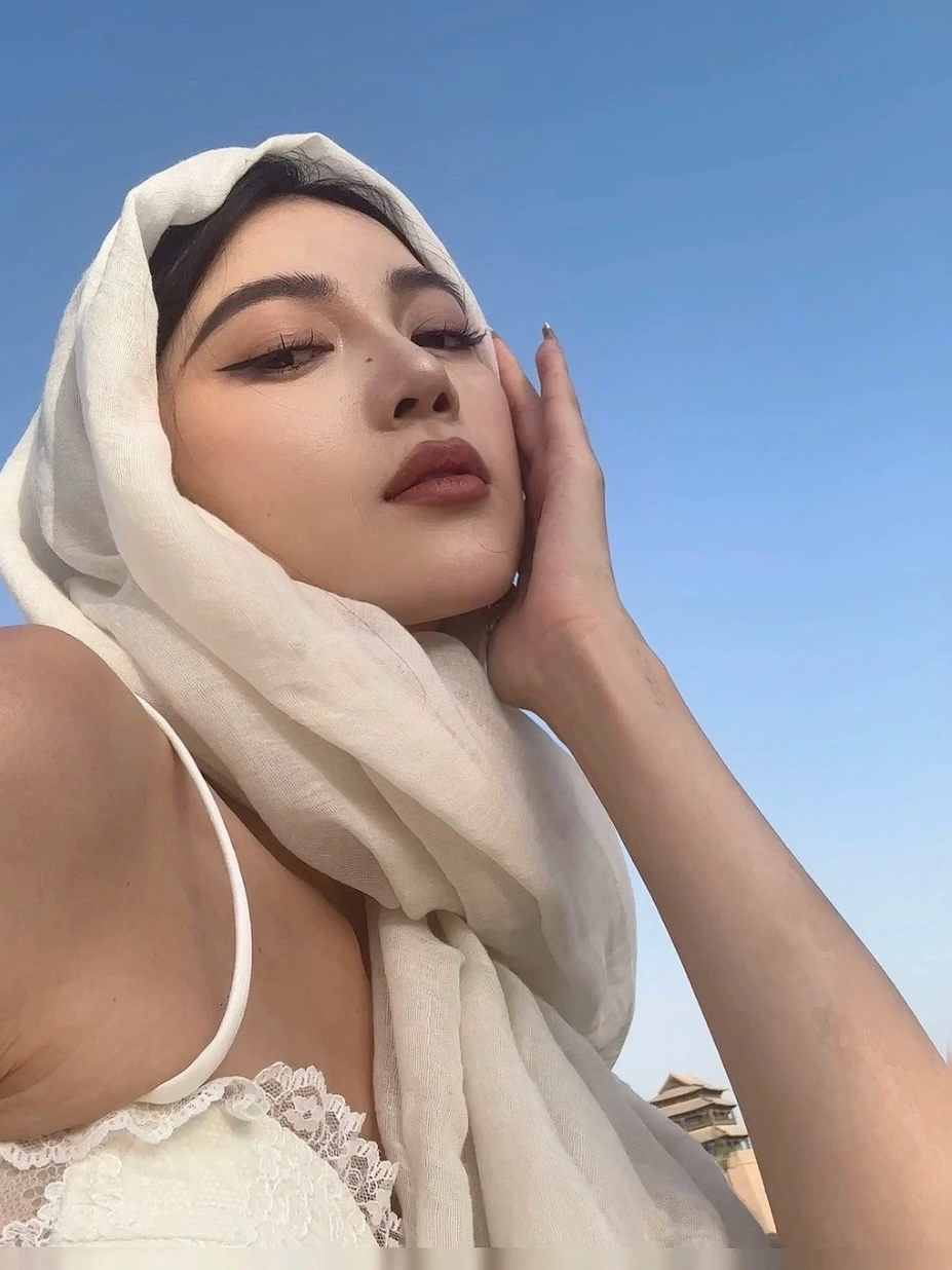 𝐒𝐡𝐚𝐫𝐞·御姐头像૮₍ ˃ ⤙ ˂ ₎ა我爱即高级 ​​​