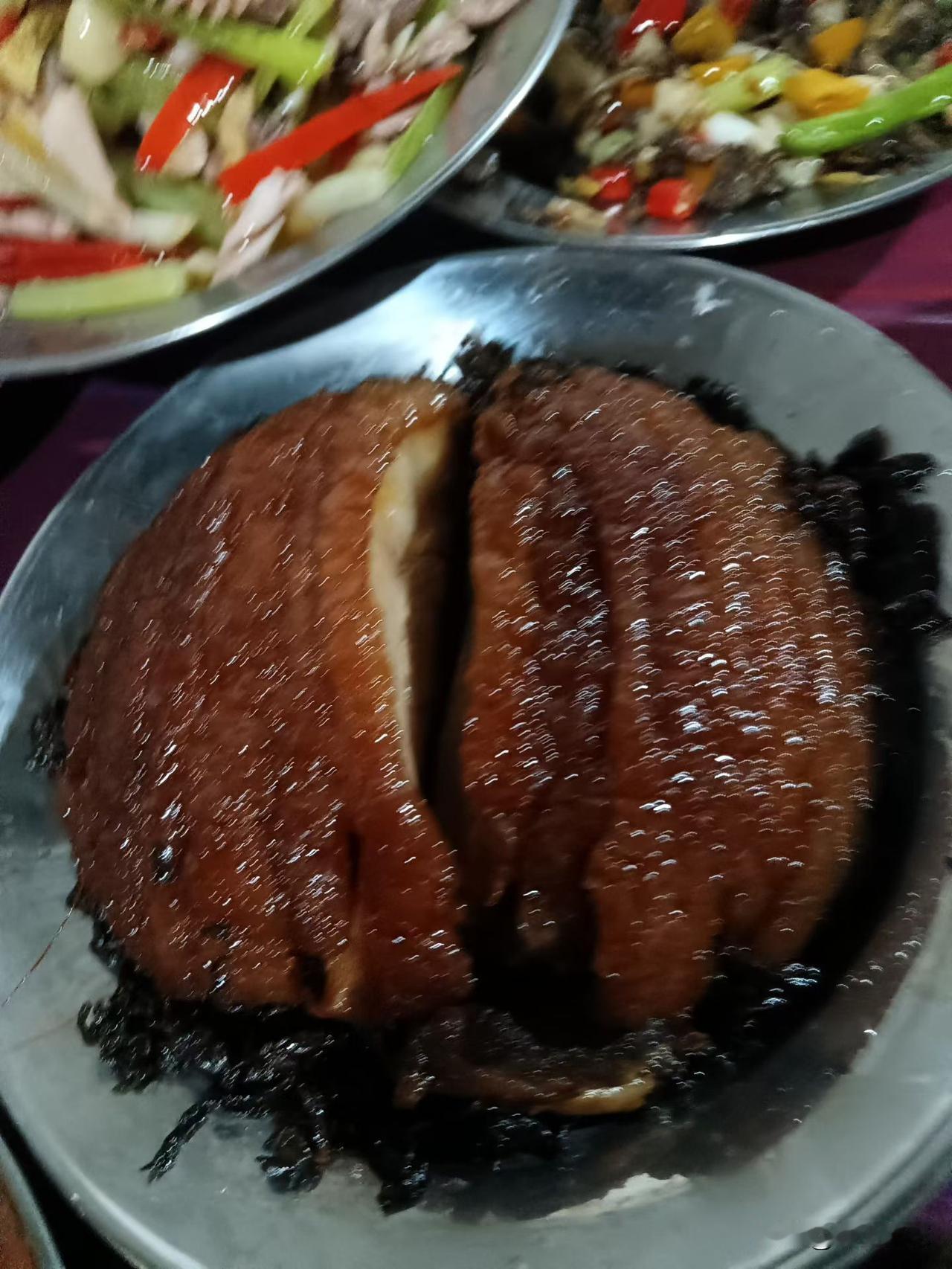 有时候我连自己都很讨厌我自己，明明心里面不舒服，明明就不喜欢的事情，为什么就不敢