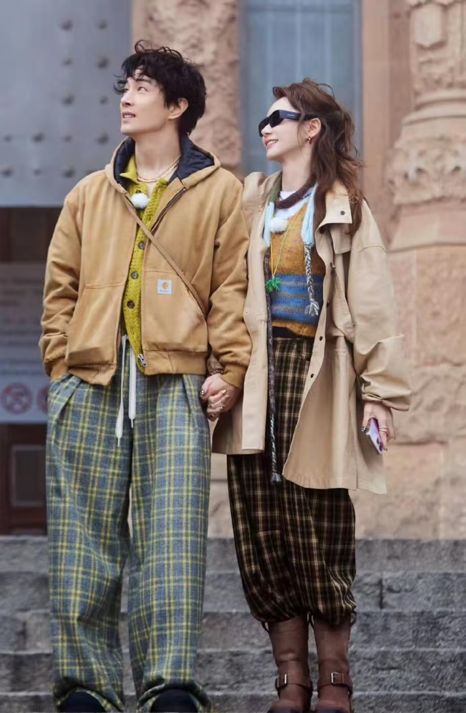 戚薇做AI李承铉妇唱夫随李承铉全力支持戚薇AI剧好嗑的真夫妻从来不是表面甜蜜，而