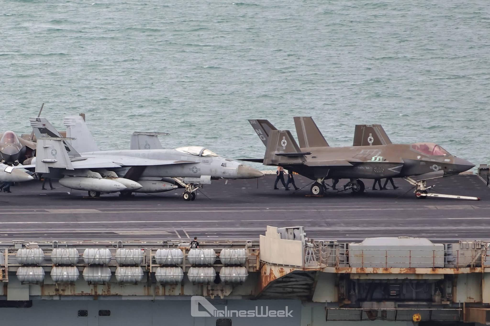 更多美军“林肯”号航母抵达泰国港口的画面，F-35C战机看起也绣的十分严重，“帝