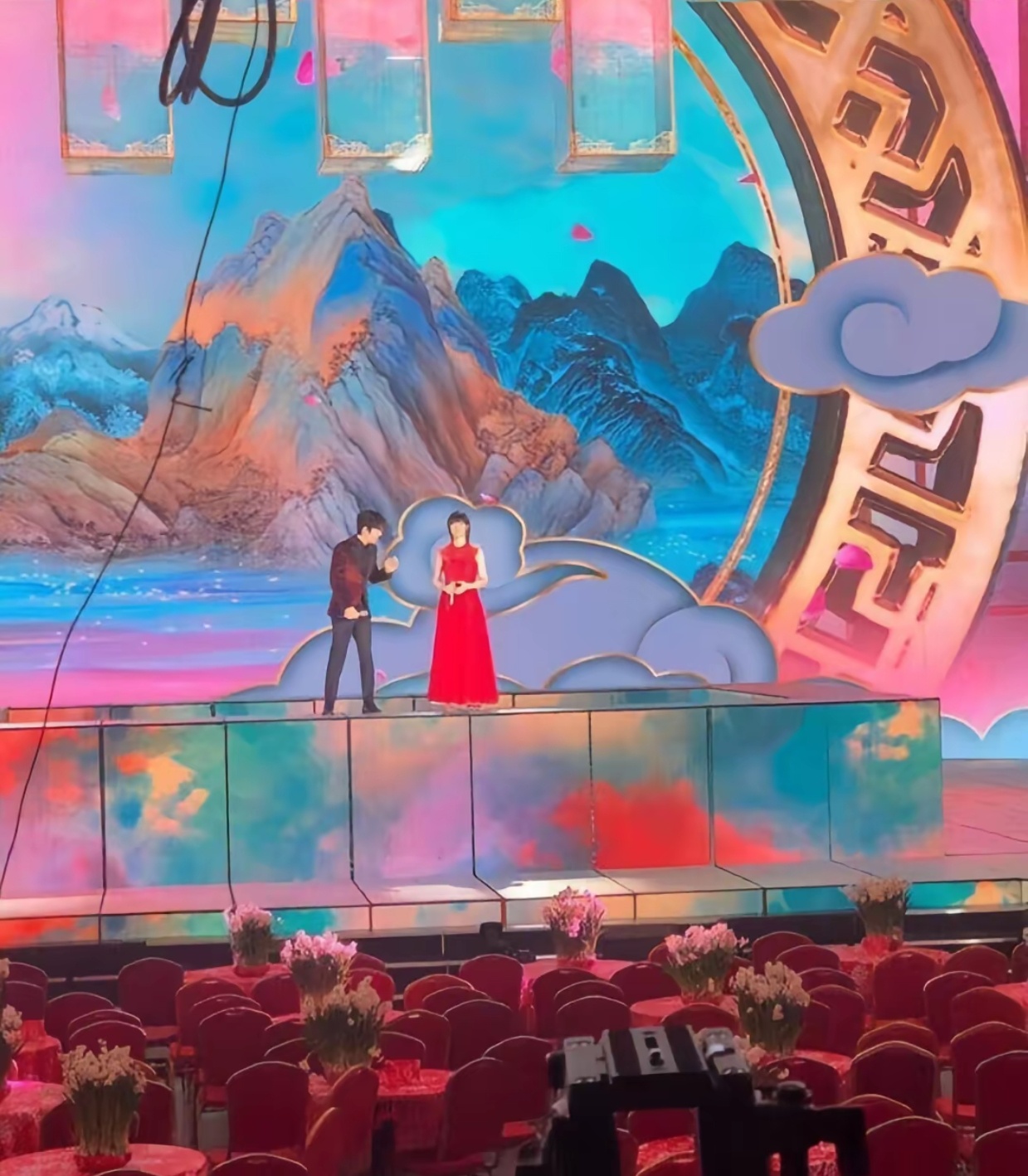 所以继《女儿情》之后又有一首《知否》的遗憾了吗，甚至现在漏出的一小段视频都没有录