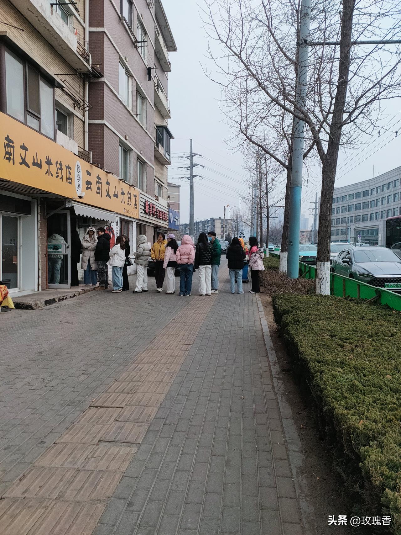 这家店每次路过都排队，看样是不是很好吃，有尝试过的吗？