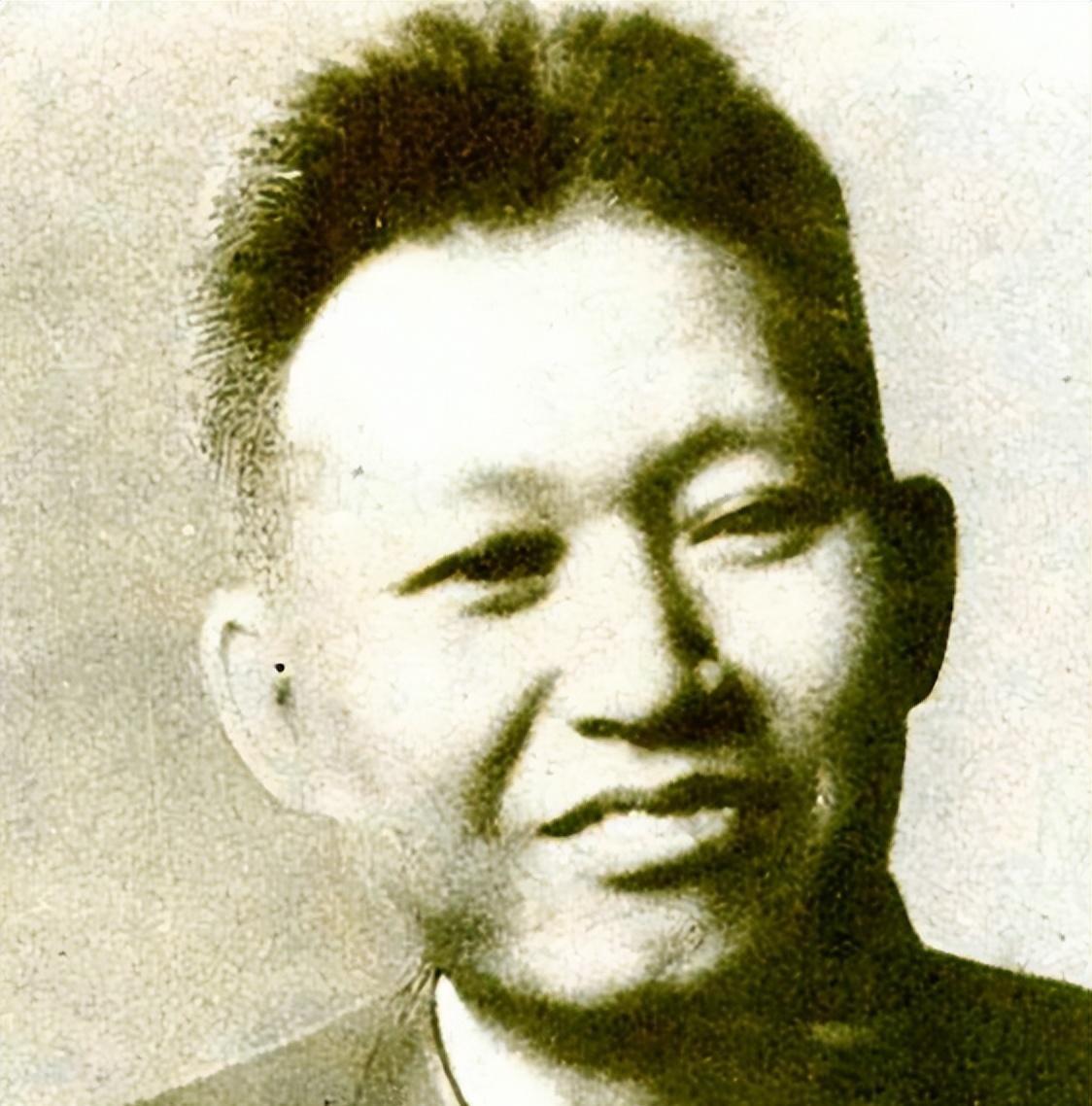 1935年遵义会议上，凯丰说毛主席只凭两本书打仗，毛主席反问凯丰：你真的读过那两