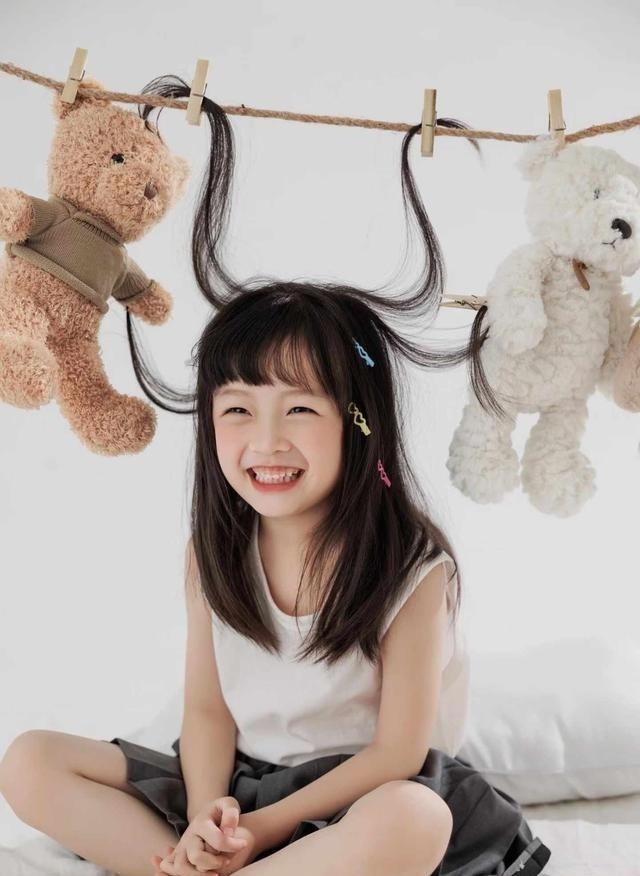 捕捉一组童真满满的儿童写真：把孩子最自然的笑容留在成长相册里

有些照片之所以多