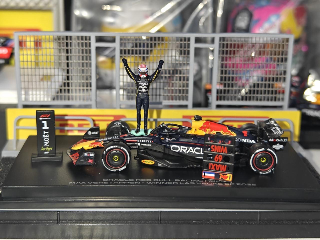 车乐部定制 迷你切1/64比例 维斯塔潘生涯69胜 F12025拉斯维加斯夺冠 