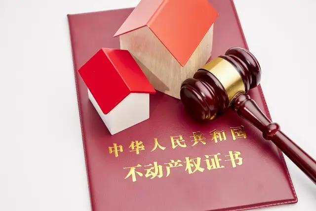用一段话概括婚姻的本质？找一个合适的人一起过日子，为共同的一件事而努力。所以说夫