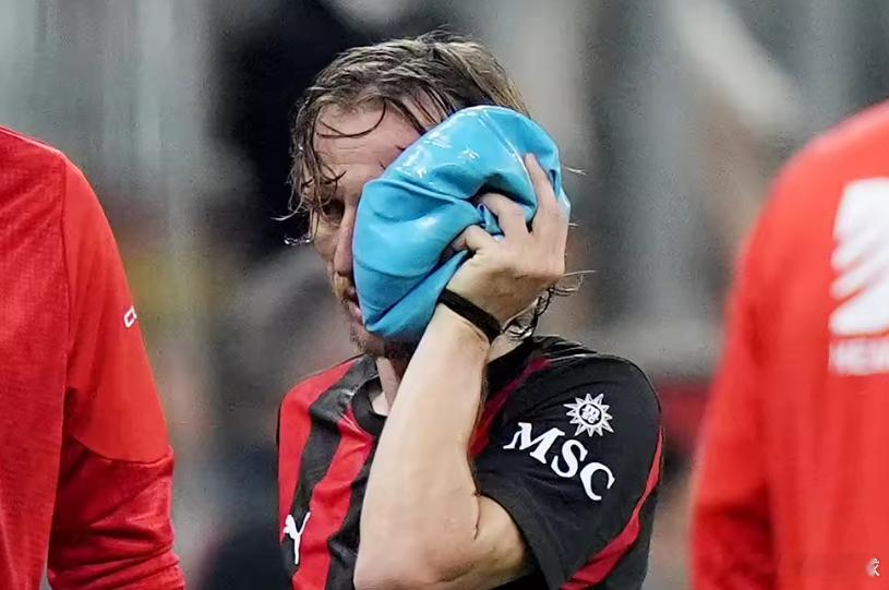 克罗地亚国家队官方消息，40岁的米兰中场莫德里奇颧骨骨折，已成功接受手术。随后，