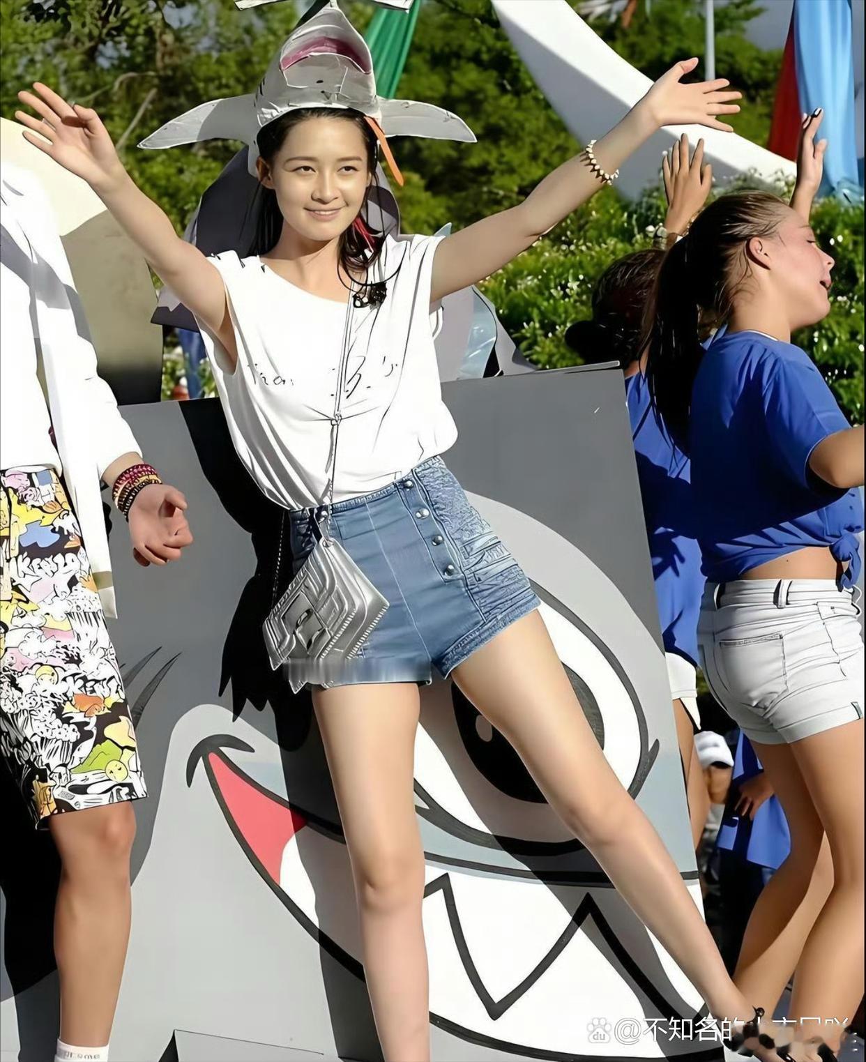 李沁早期长这样 谁看了不迷糊啊 