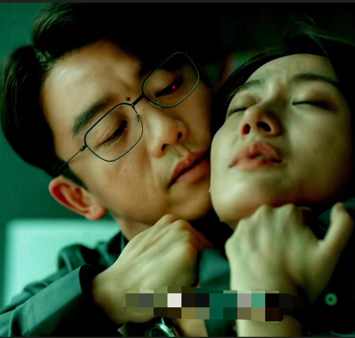 刚刚看完了由高叶、郑恺主演的刑侦悬疑剧《重影》第八集，讲述了张妍（薛昊婧）与马伟