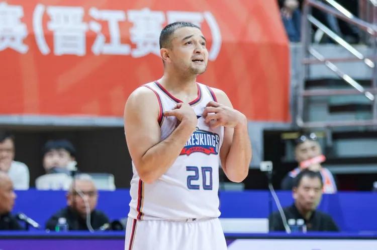 西热力江辞职后，接下来的去向大概有5种:
1，加盟其他球队担任助理教练
2，放弃