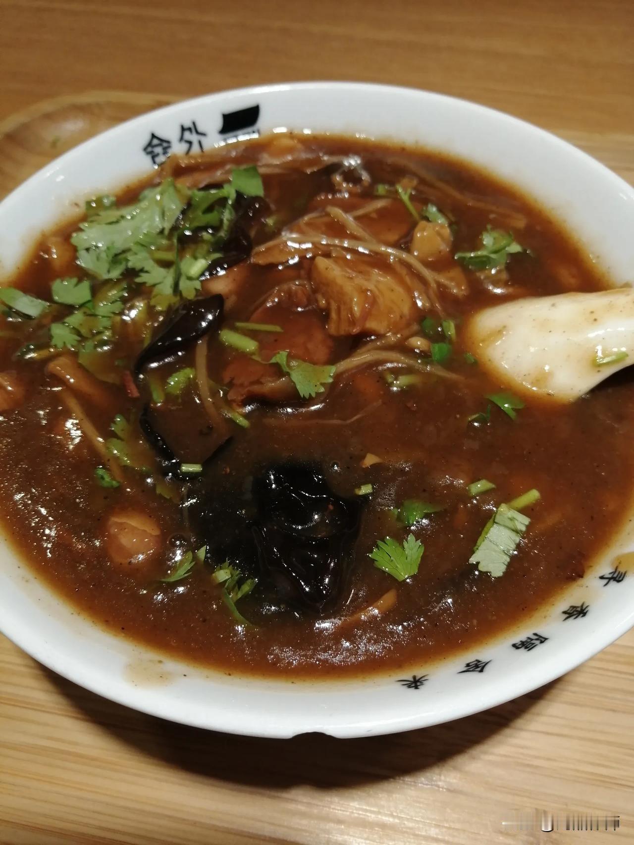 翠华路上的，舍外胡辣汤，自称就